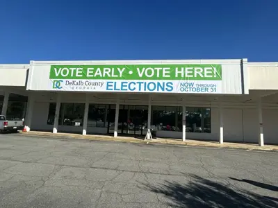 Storefront & Post and Panel Signage Photo